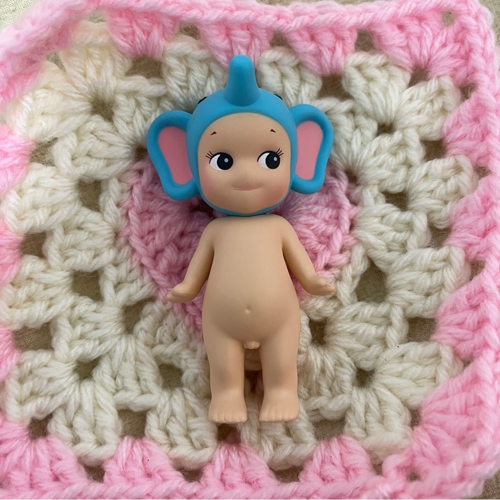 Elephant sonny angel